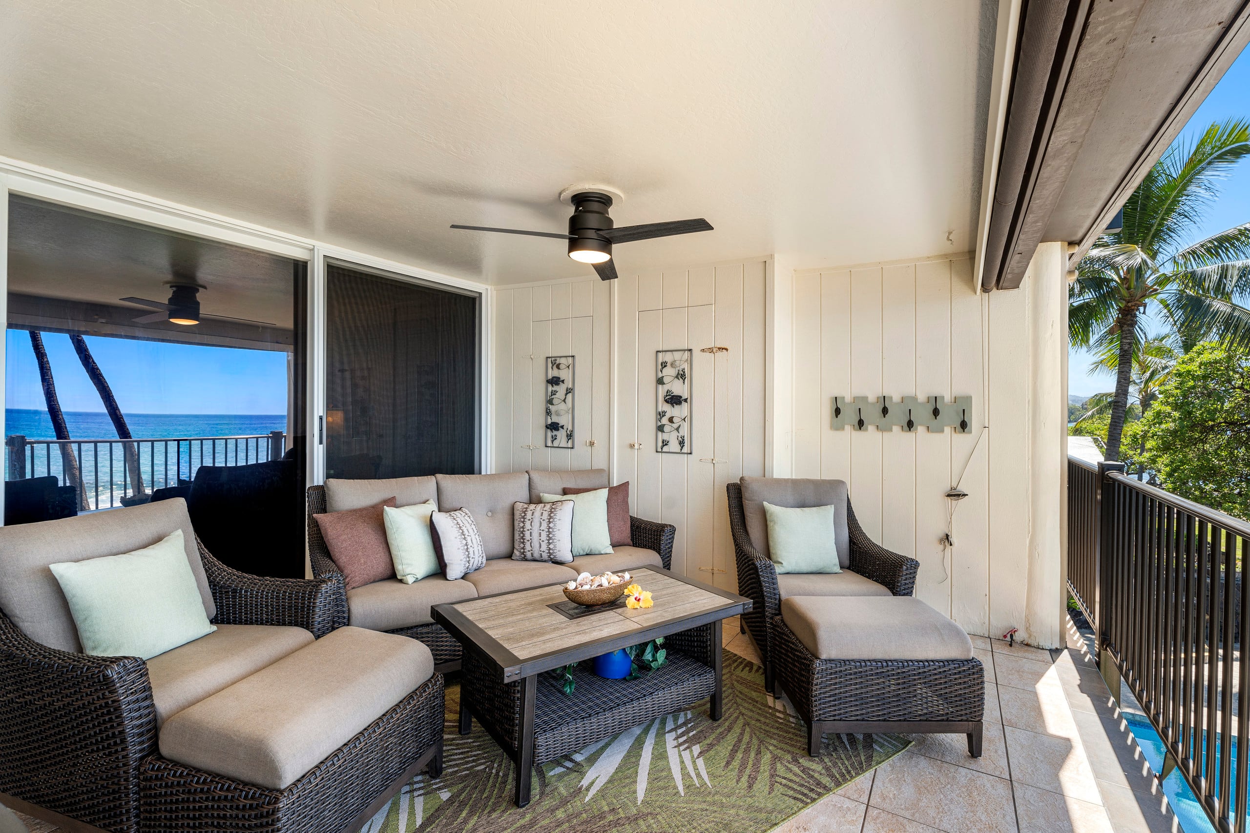 Condo in Kailua-Kona · ★4.98 · 2 bedrooms · 2 beds · 2 baths - Image 25