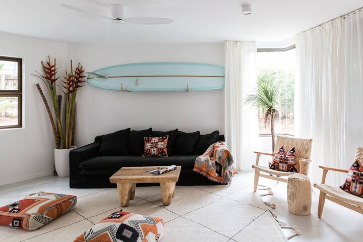 Newly renovated 3 bedroom Beach Bungalow gallery image 2