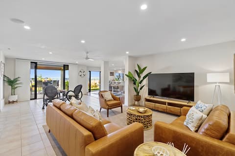 Top Airbnb: 180° Harbour View Luxury Home - The Boat House in Brisbane