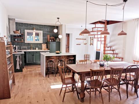La Diligence, characterful cottage in the heart of Arbois
