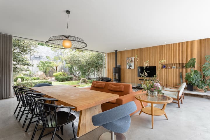 Mid-Century 4 bedroom home nestled in Nature