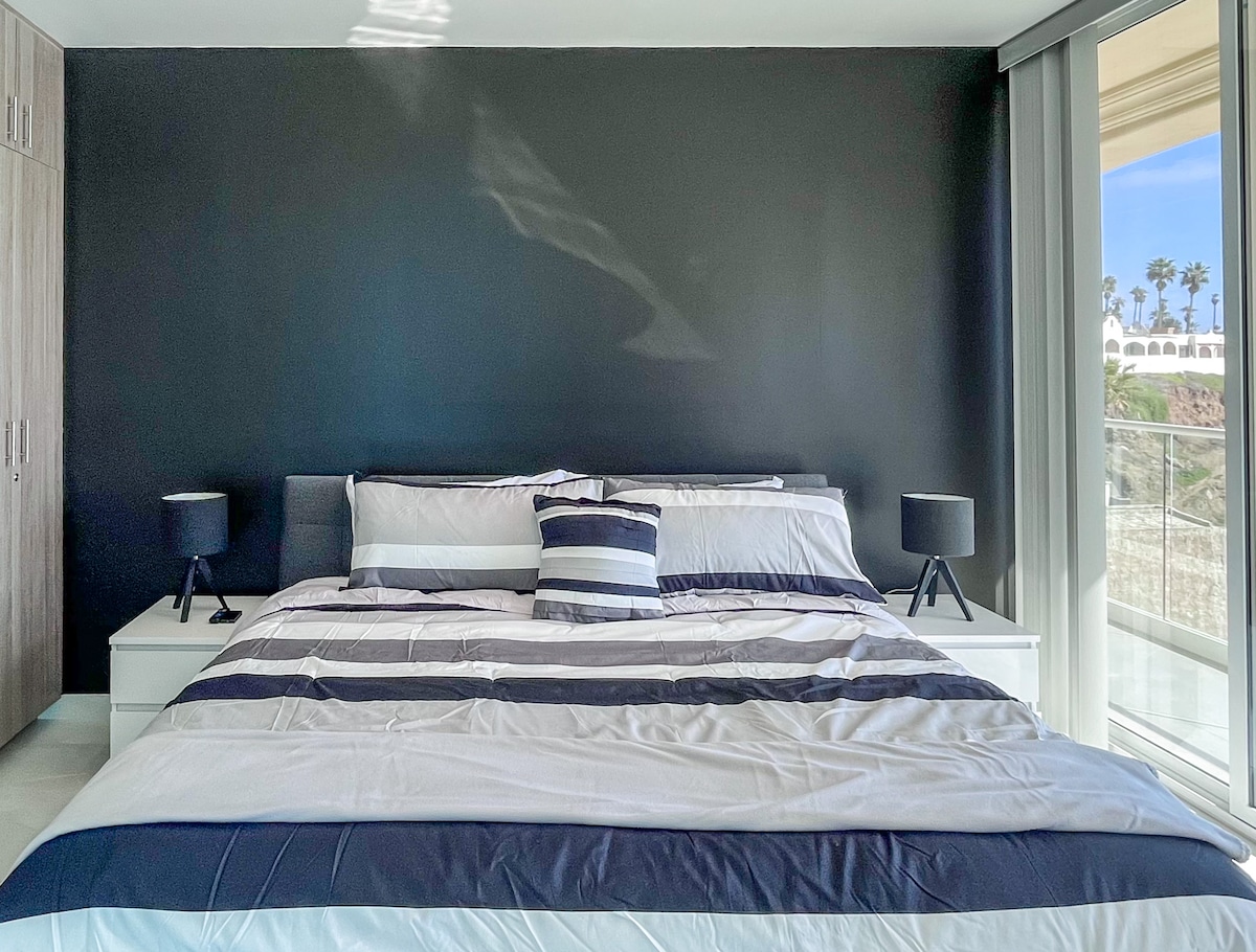 Искусете го спокојството во втората спална соба, со луксузен брачен кревет за максимална удобност. 