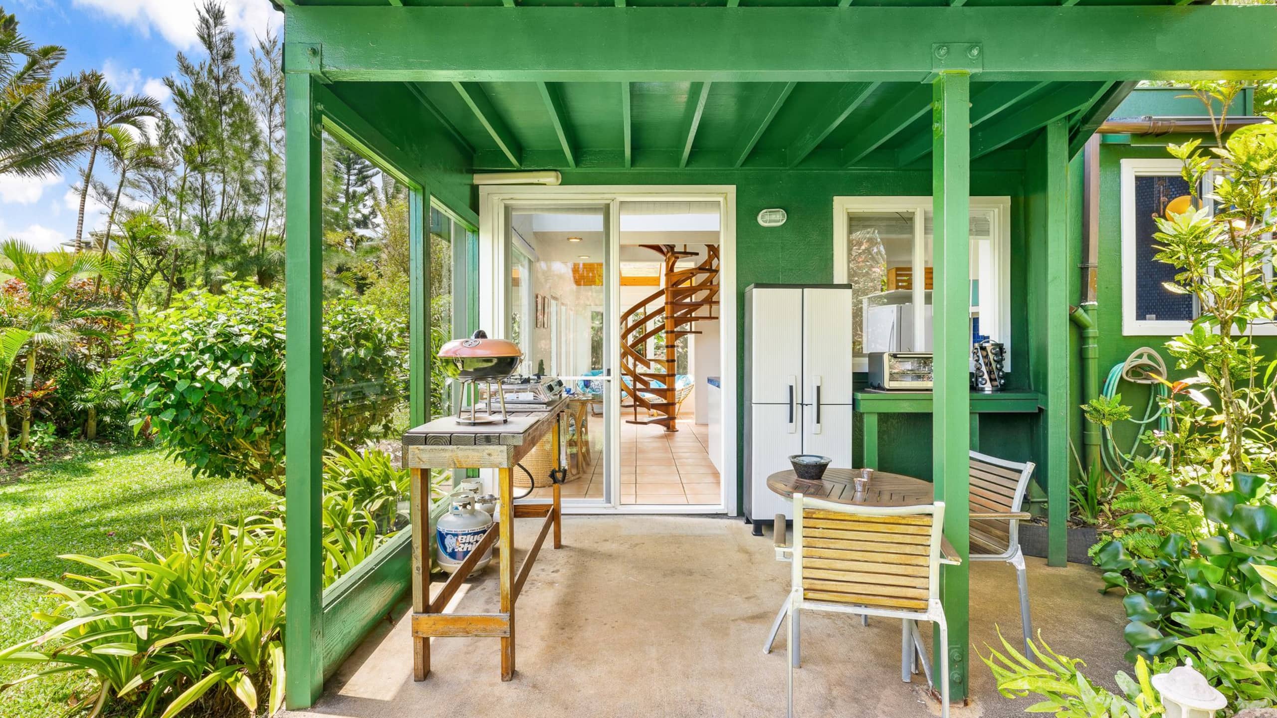 Cabin in Maui County · ★4.97 · 1 bedroom · 3 beds · 1.5 baths - Photo 12