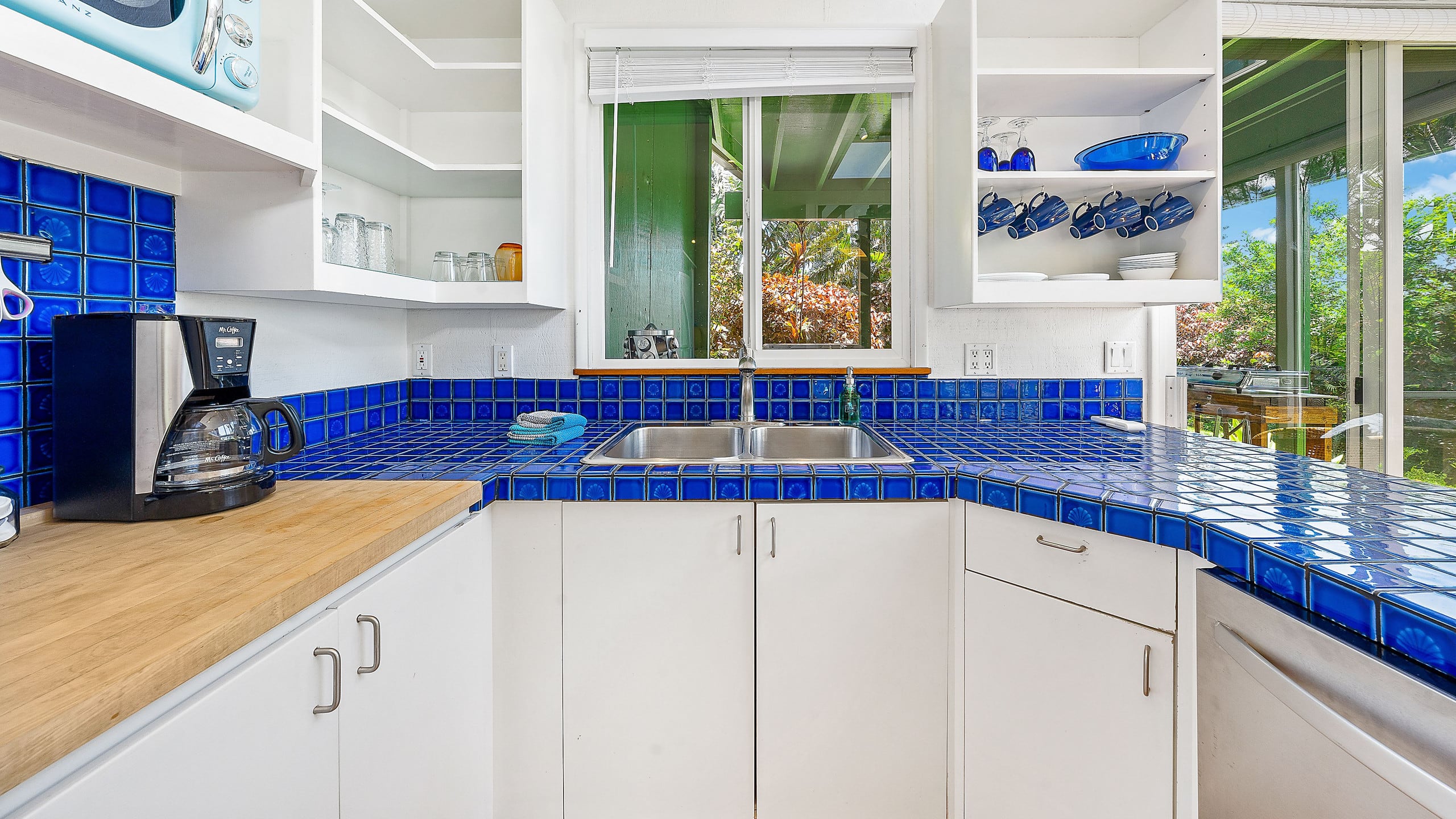 Cabin in Maui County · ★4.97 · 1 bedroom · 3 beds · 1.5 baths - Photo 23