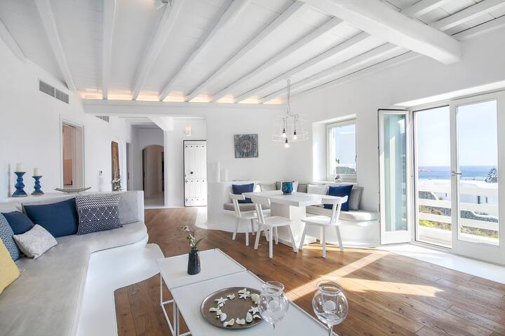 Breathtaking 6 Bed villa in Platis Gialos gallery image 5