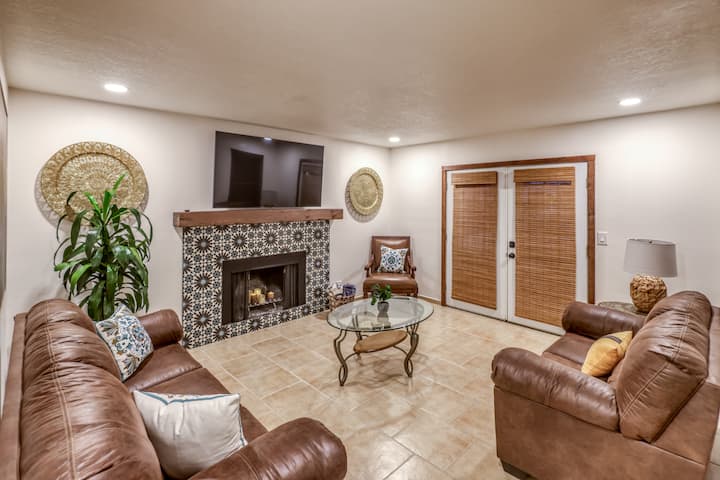 Mins To Dtwn, Boat Parking, King Bed, Pet Friendly - Lake Havasu City, AZ