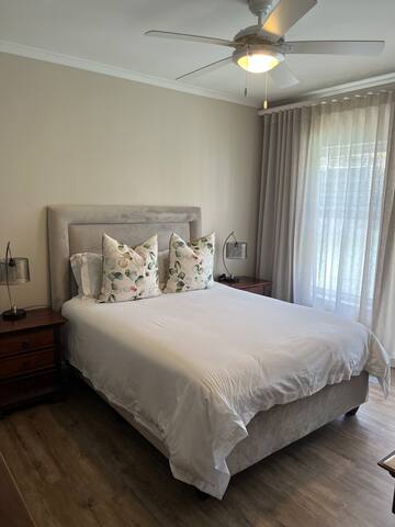 Cheerful 4-bedroomed home with a pool gallery image 3