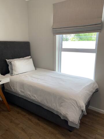 Cheerful 4-bedroomed home with a pool gallery image 5