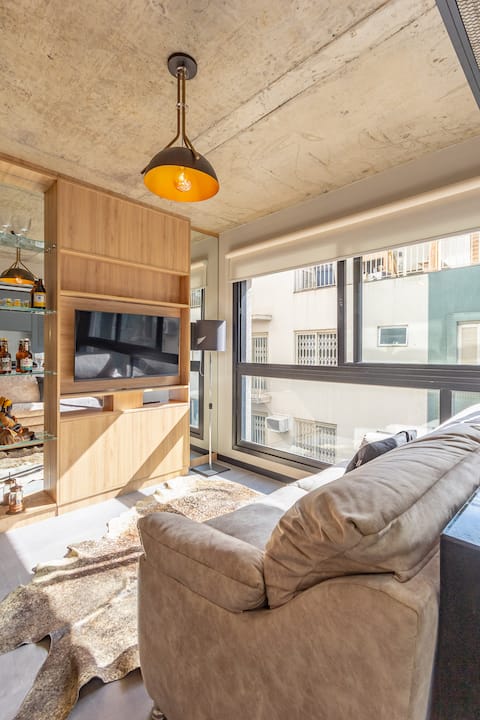 Popular Airbnb listing: HeJ - StudioGD32 high standard with garage in Menino Deus