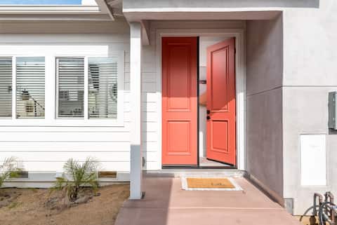 Spotless: Quiet, Private, KING cozy beds, fun yard