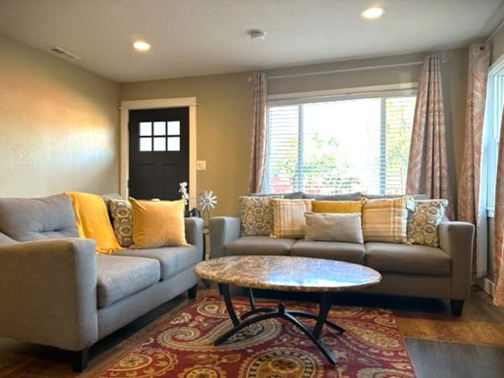 Cozy and spacious home, inunit W/D, free parking Houses for Rent in