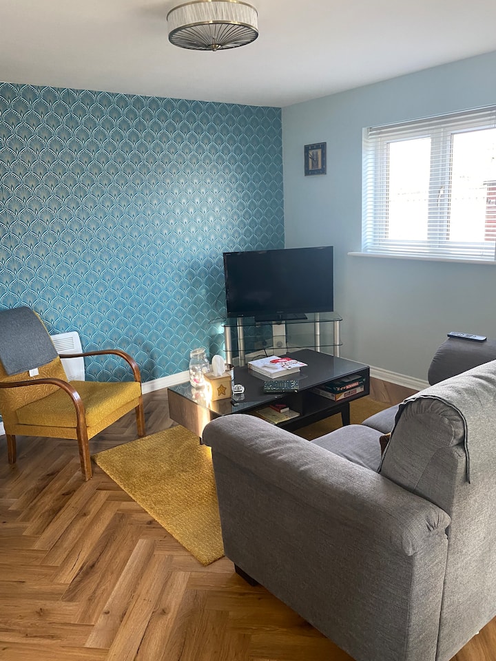 Small Single Bed In Modern River Front Apartment. - Newcastle upon Tyne