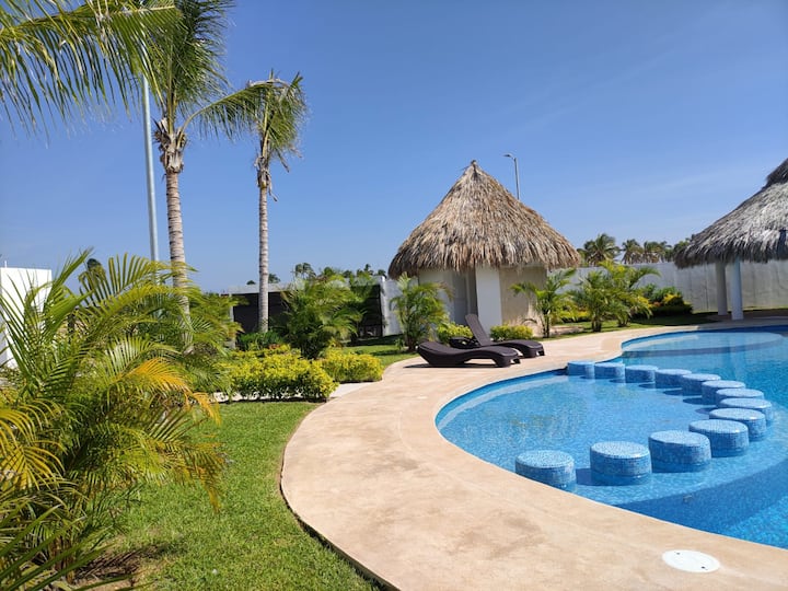 Beautiful house in Acapulco with beach club. Vacation homes for Rent in Acapulco de Juárez