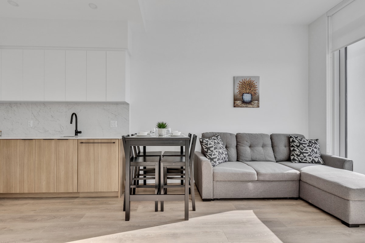 Sky-High 1BR Surrey Condo | Panoramic City Views