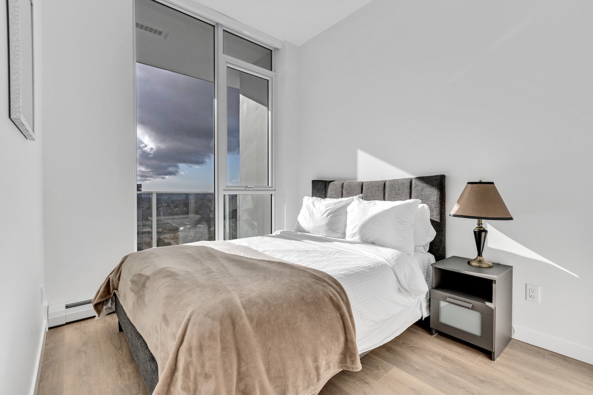 Sky-High 1BR Surrey Condo | Panoramic City Views