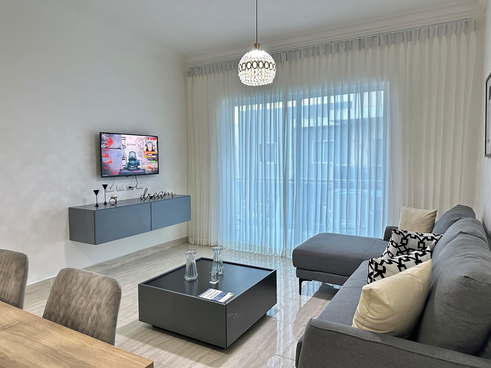 Comfortable and cozy apartment with a pool