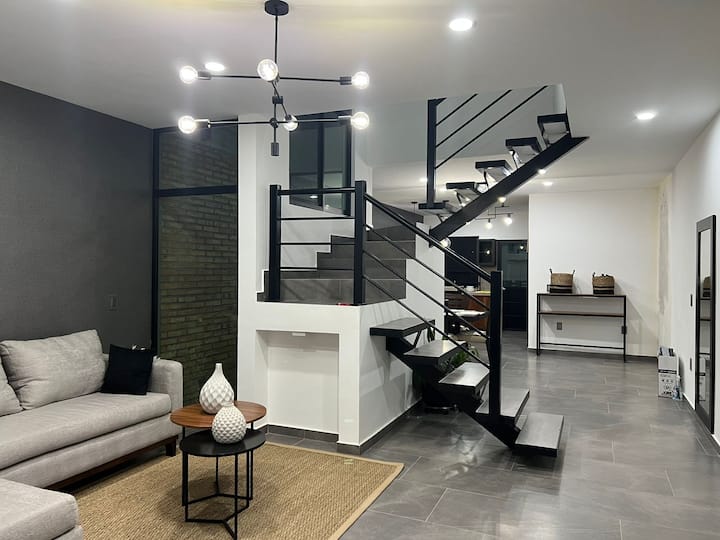 Modern house, a place to rest 35 minutes from the beach
