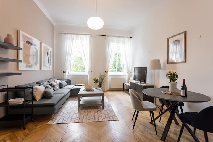 Central Apartment Burggasse - Vienna