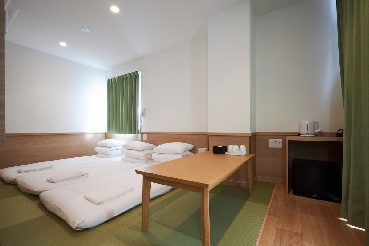 Family Japanese-style room with bath/Capacity 3 people/Good view on the ...