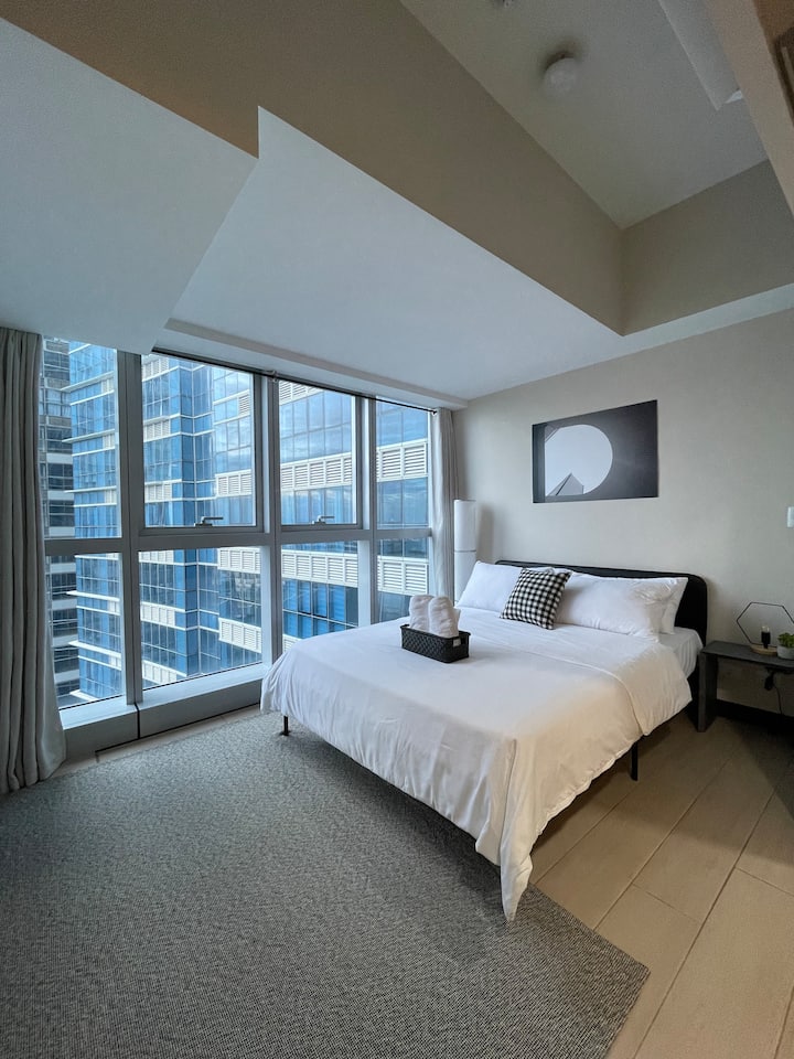 Modern 1BR Uptown BGC Condo with Pool and View Condominiums for Rent