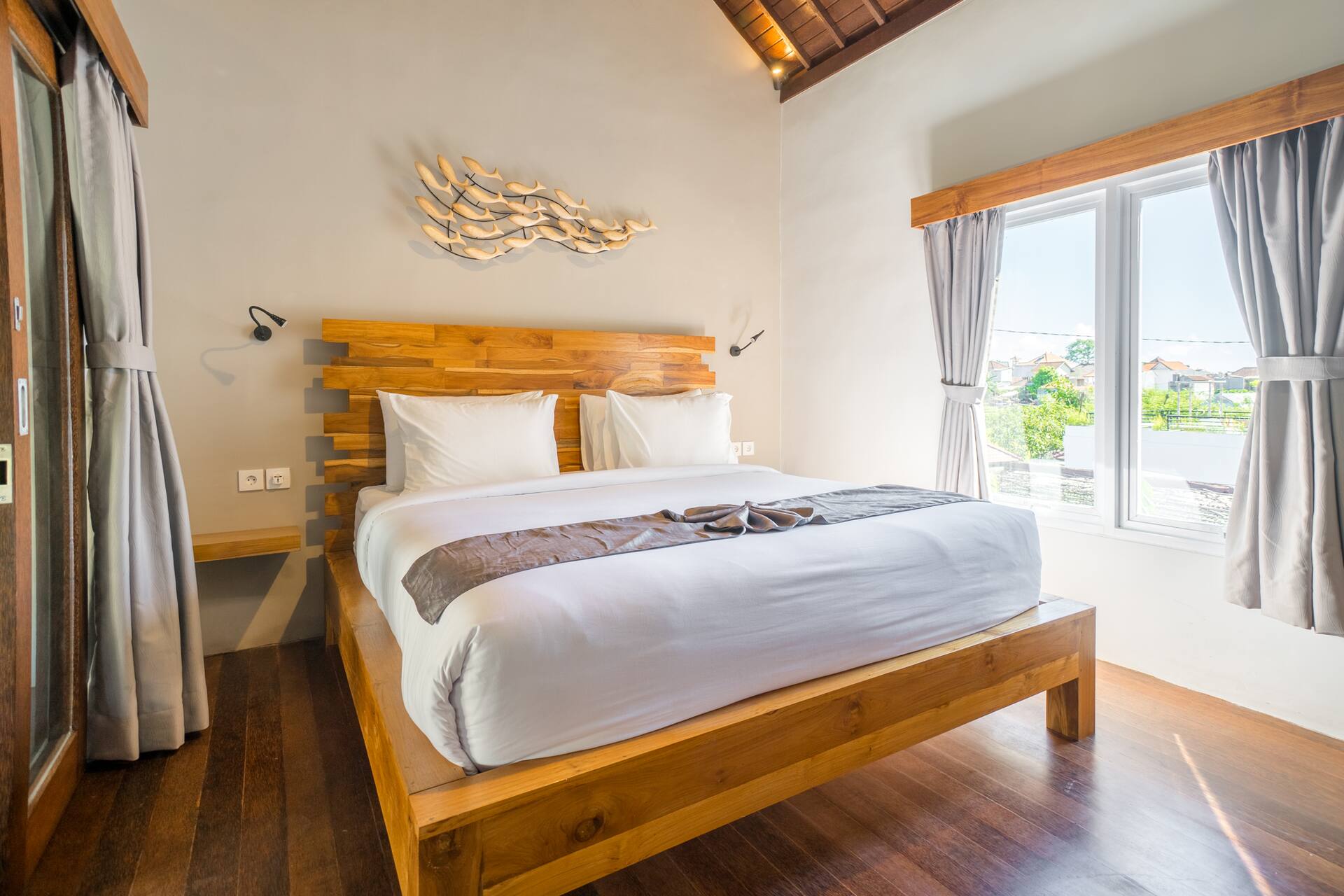 Cheerful Plunge Pool Hideaway 2 Bedroom Private Villa in Canggu 3