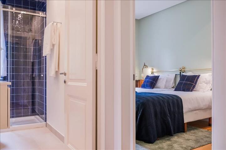 Eighteen21 Houses – Room Verde , Quinta Velha gallery image 3