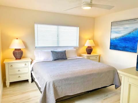The Coastal Seahorse 2 Bedroom Oasis with pool