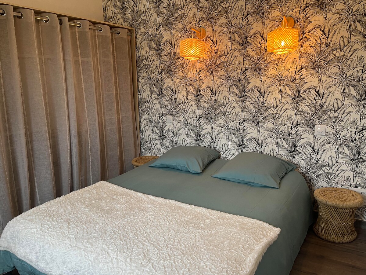 Dhoma jote...me krevat 160x200x30 dyshek i ri për lehtësinë tënde.