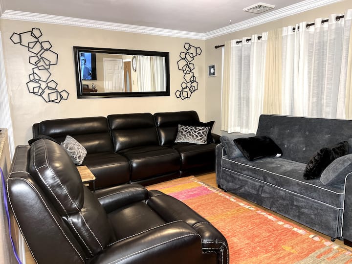 *Cheerful & Cozy 3br / Home With Pool* - Cherry Hill, NJ