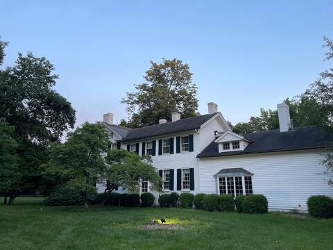 Historic Ward Estate: 5 bedroom, fireplace, 5 acre