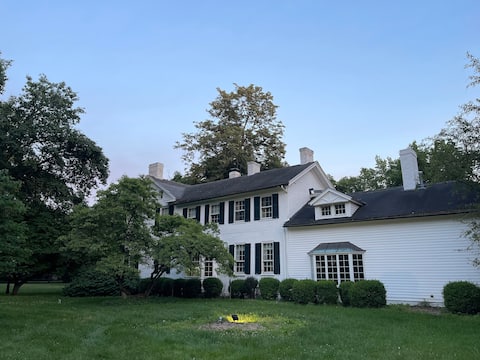 Historic Ward Estate: 5 bedroom, fireplace, 5 acre