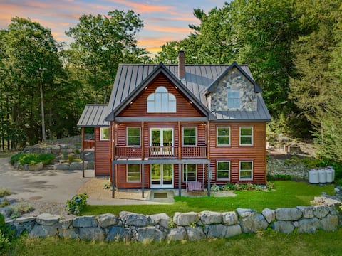 Stunning Retreat | Lake Views | Dogs Welcome
