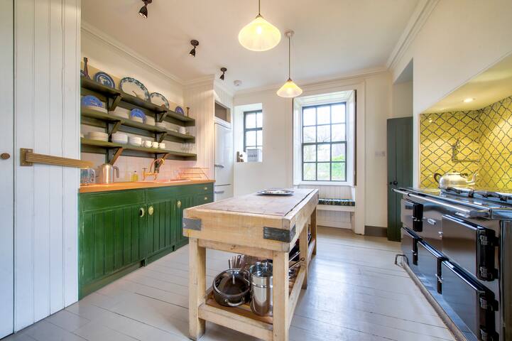 Historic Rock House in Edinburgh gallery image 5