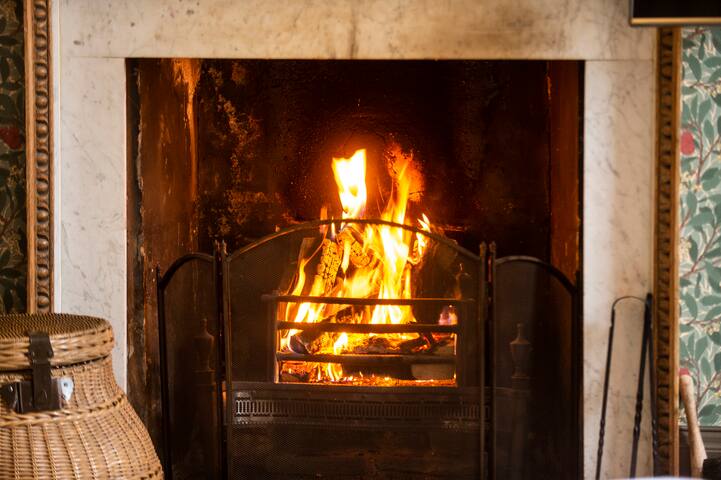Historic Rock House in Edinburgh gallery image 3