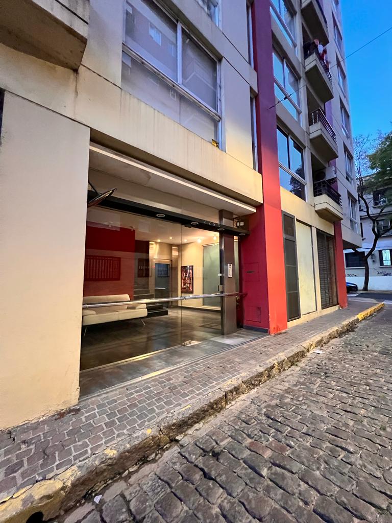Studio mobiliado com varanda em Recoleta