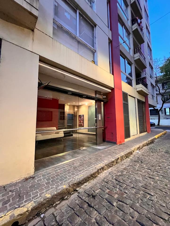 Departamento monoambiente en Recoleta con balcón