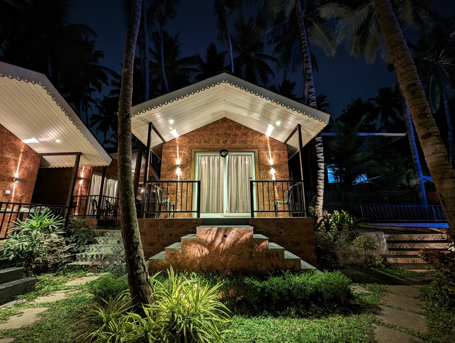AC Cottage With Swimming Pool