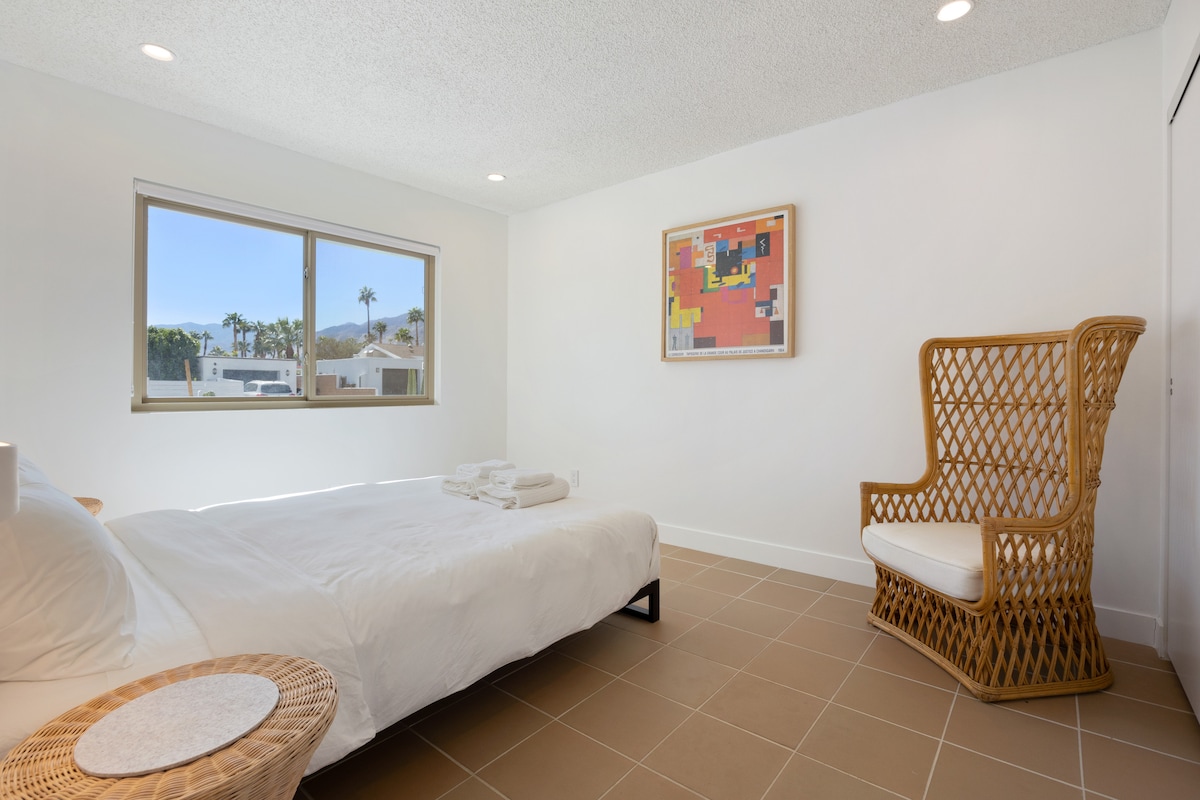 Chambre #1 (lit queen)