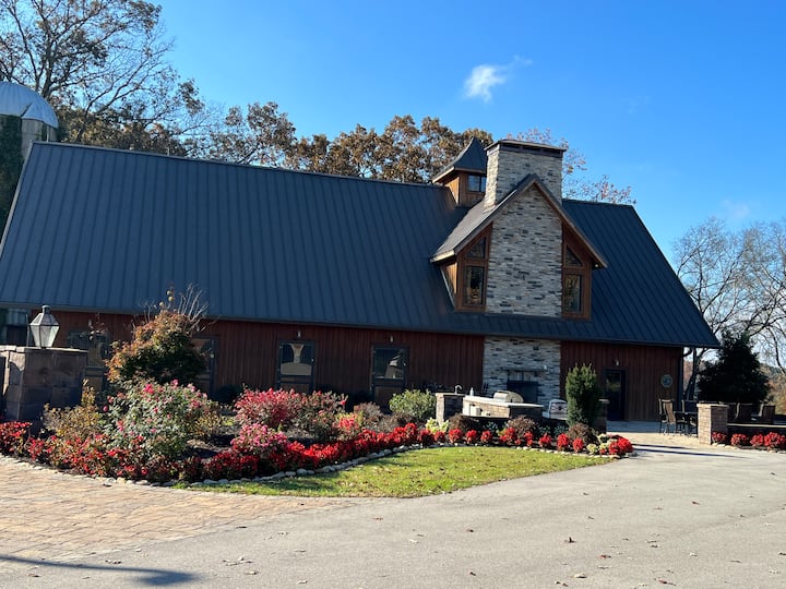 The Taliaferro Loft Farm Retreat