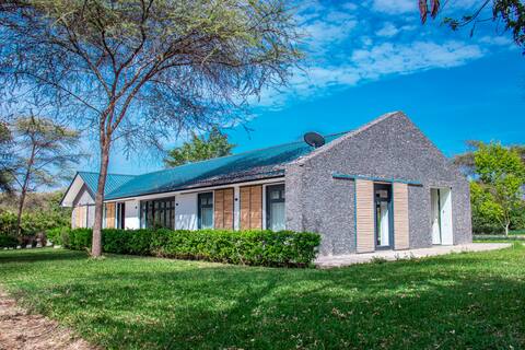 Wild Fig Tree Luxury Villa on a wildlife golf
