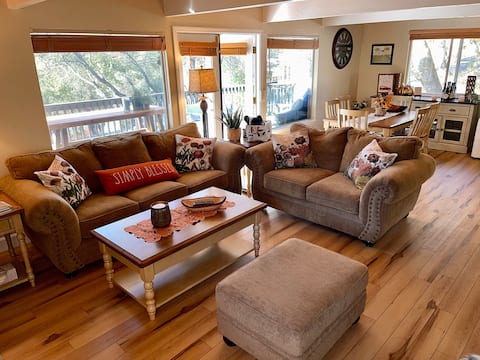 Cozy Lake House in the Foothills