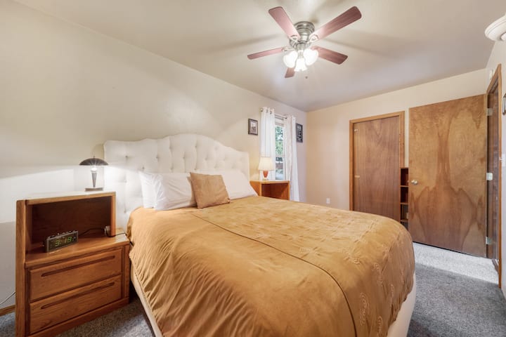 dormitorio queen en la planta superior