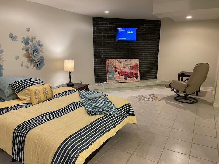 A spacious basement bedroom/private bathroom Houses for Rent in College Park, United