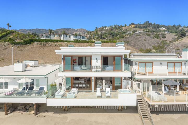 Luxe Beachfront Living | Hot Tub | Stunning View gallery image 2