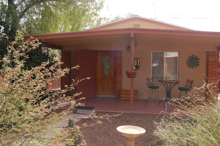 The Casita at Lizard Gate in central Tucson, AZ. - Guesthouses for Rent ...