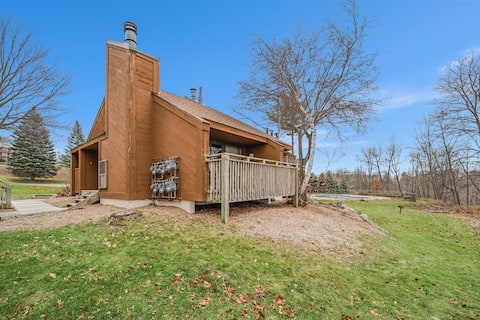 Shanty Creek Condo w/ Stunning Lake Bellaire Views