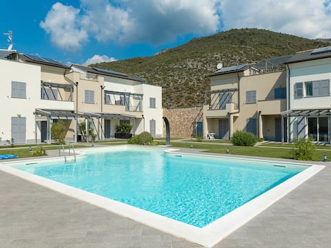 Perla Pellegrina - seaview pool and amazing garden