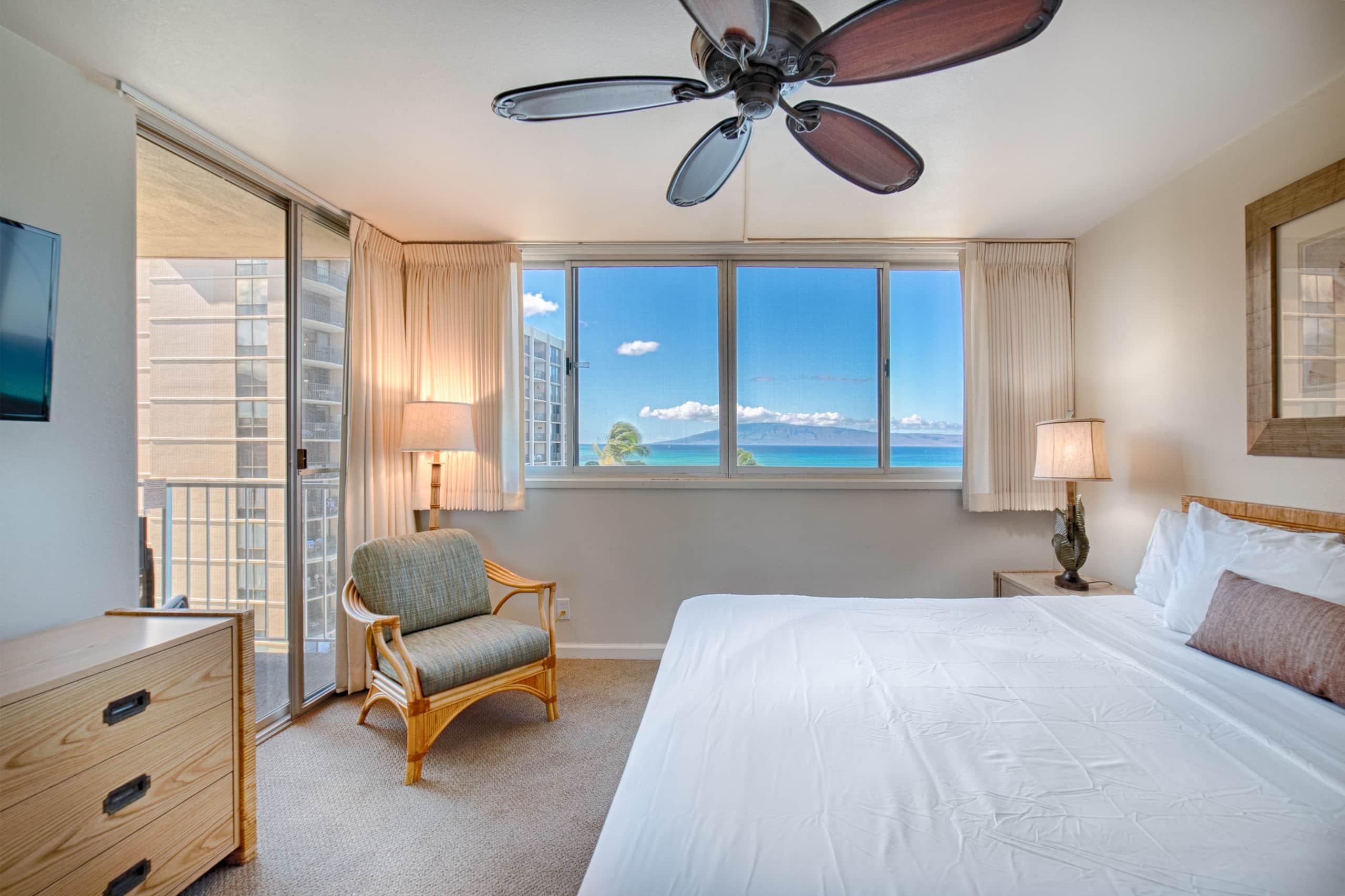 Condo in Lahaina · ★4.95 · 1 bedroom · 1 bed · 1 shared bath - Image 7