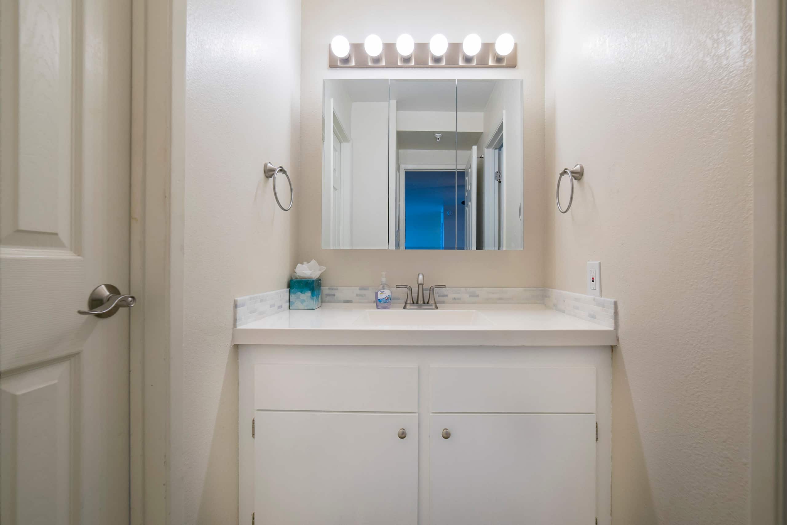 Condo in Lahaina · ★4.95 · 1 bedroom · 1 bed · 1 shared bath - Image 12