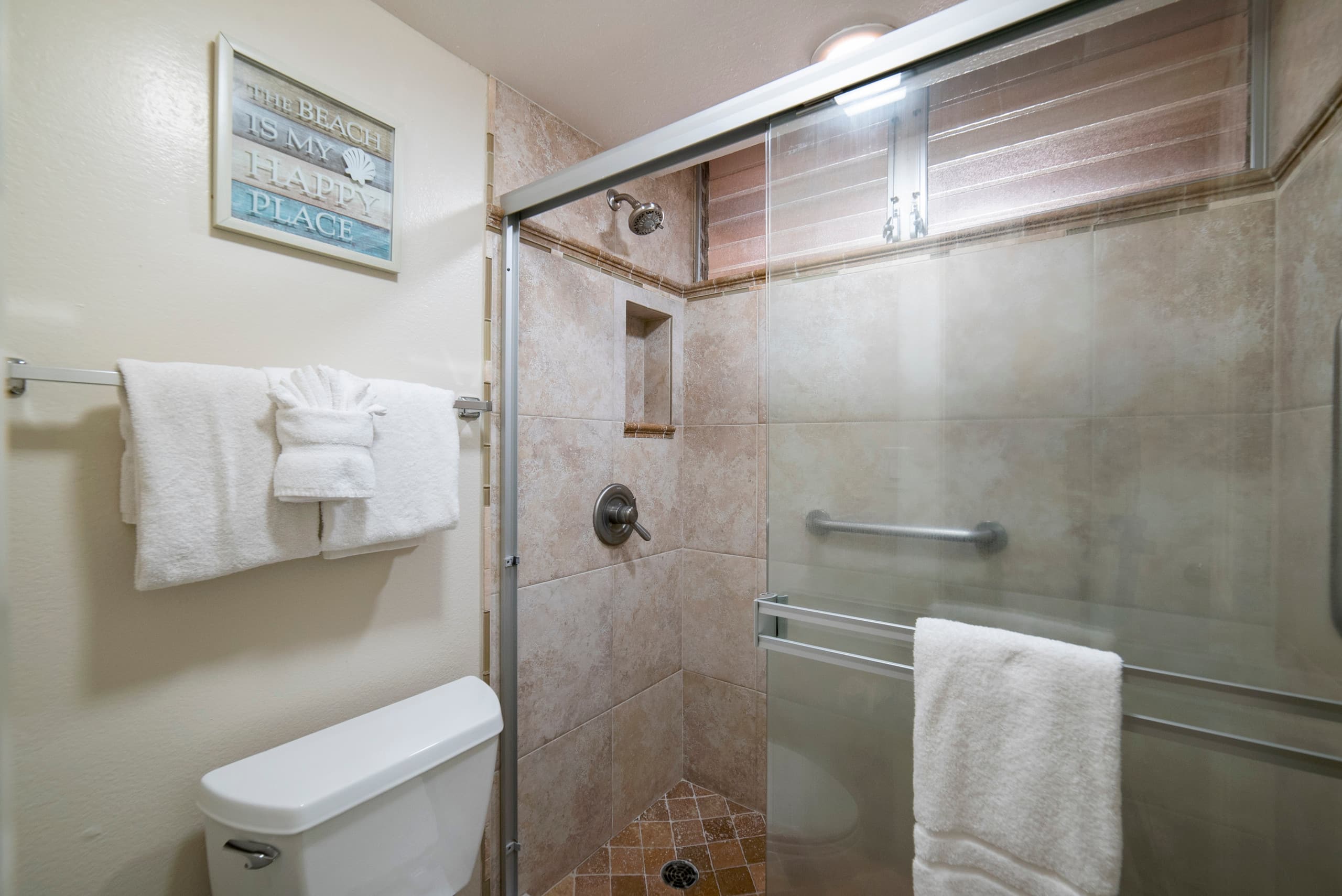 Condo in Lahaina · ★4.95 · 1 bedroom · 1 bed · 1 shared bath - Image 14